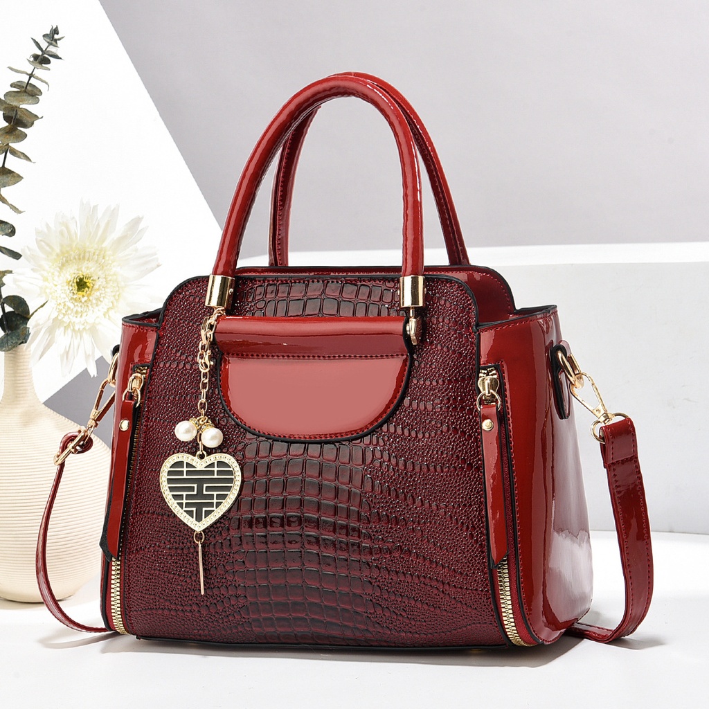 CR8656Red-F02