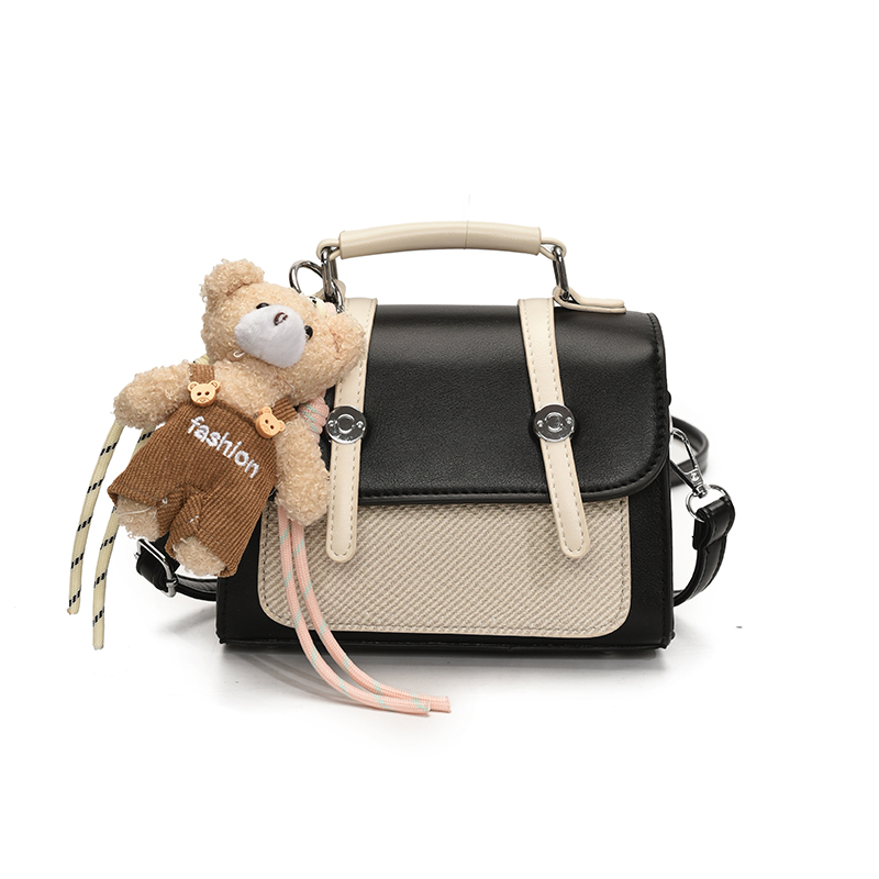 CR9346BlackWhite-9087