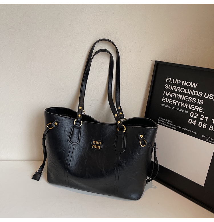 CR9347Black-6172