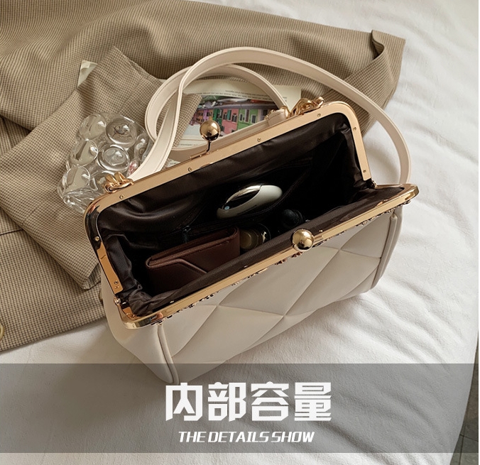 CR7807White