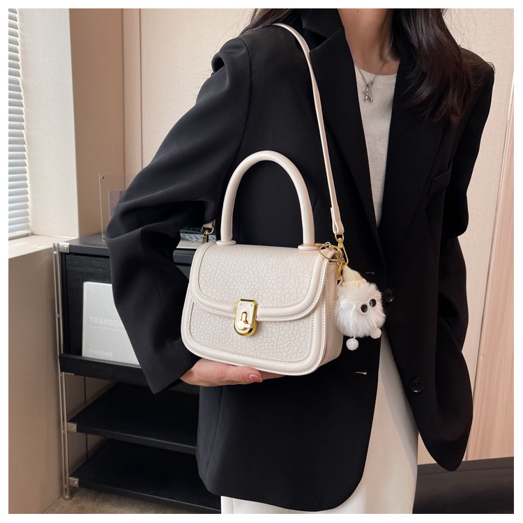 CR8042Black