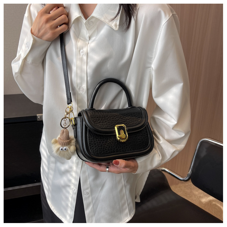 CR8042Black
