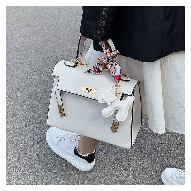 CR8072White