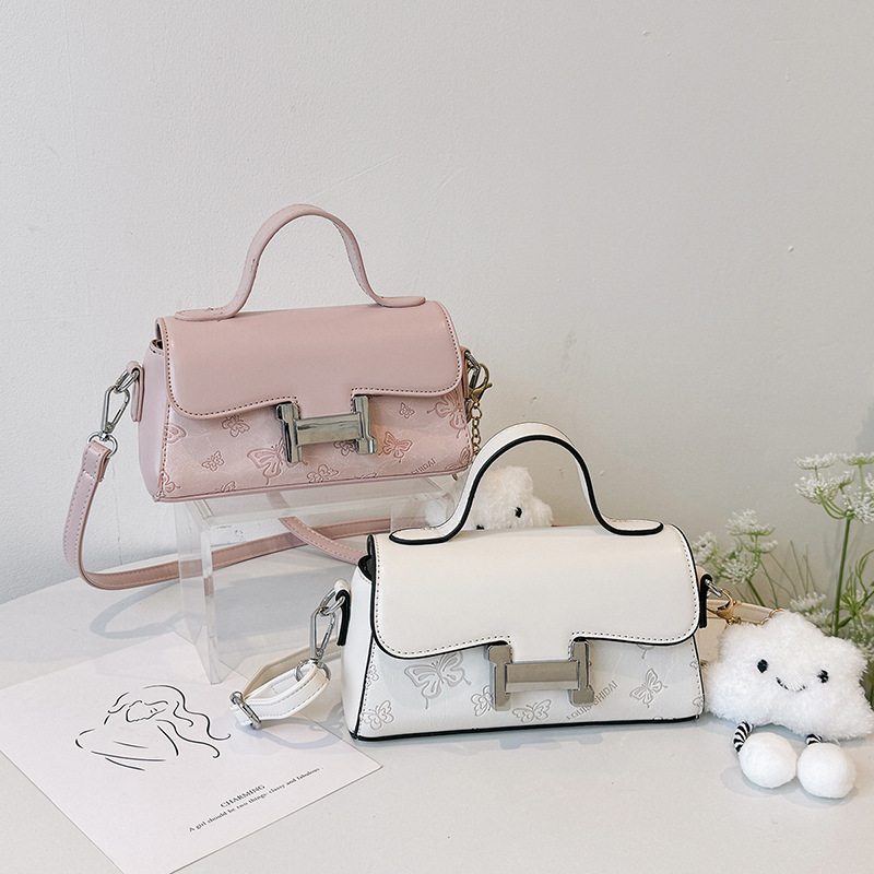 CR8418White-6719