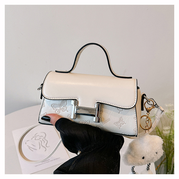 CR8418White-6719