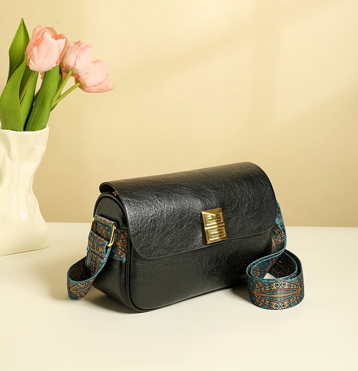 CR8445Black-6812-1