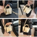 CR8954White-7016