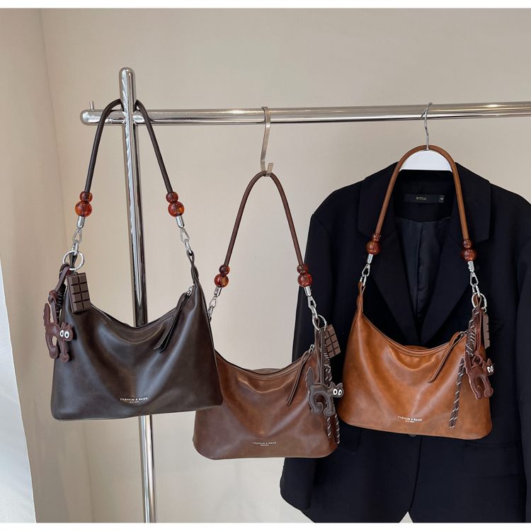 CR9121Brown-2006