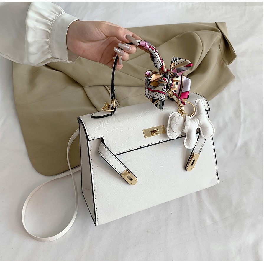 CR8072White