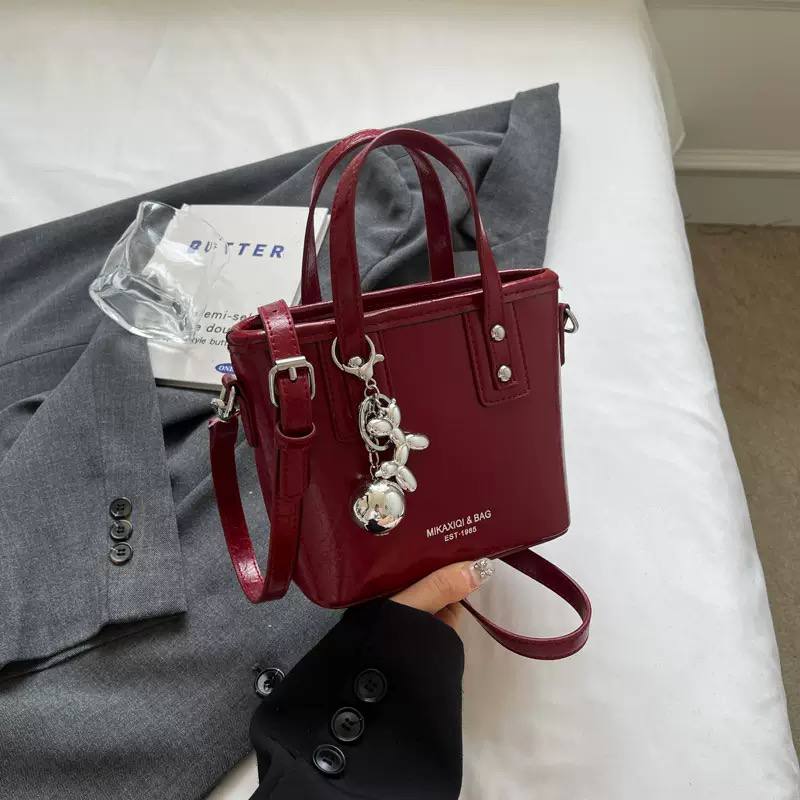 CR8864Maroon-5619 Oleem