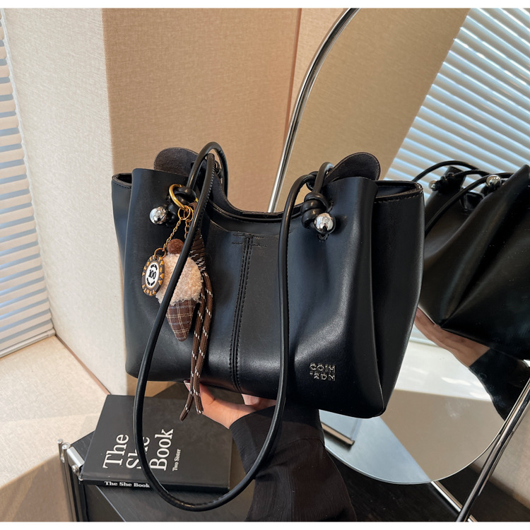 CR8883Black-3026 Oleem