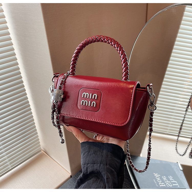 CR8943Red-7769
