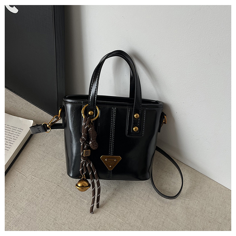 CR8963Black-7003