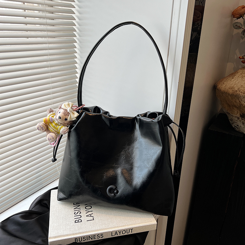 CR9282Black-2765