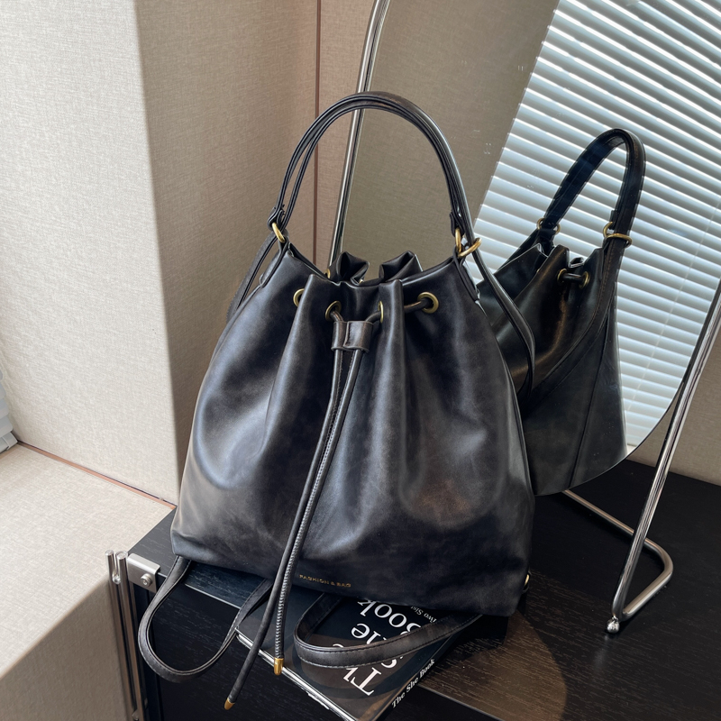 CR9371Black-6087