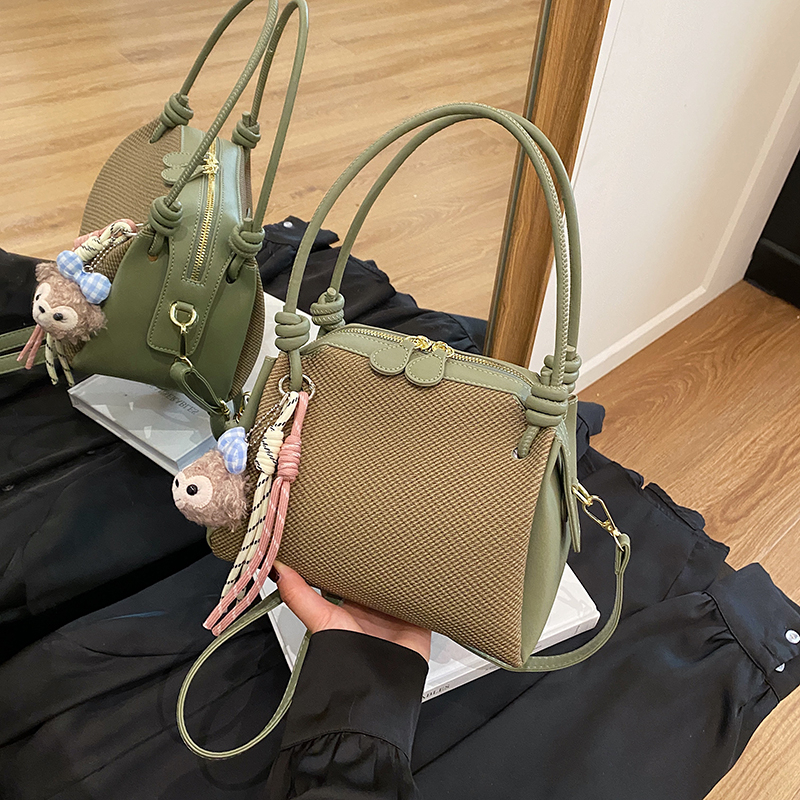 CR9372Green-8115